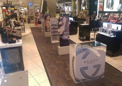 parfuem-promotion-stand