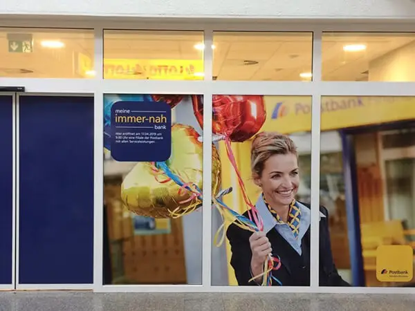 Schaufensterbeklebung bei POS Kreativ Schaufensterbeklebung bei POS Kreativ
